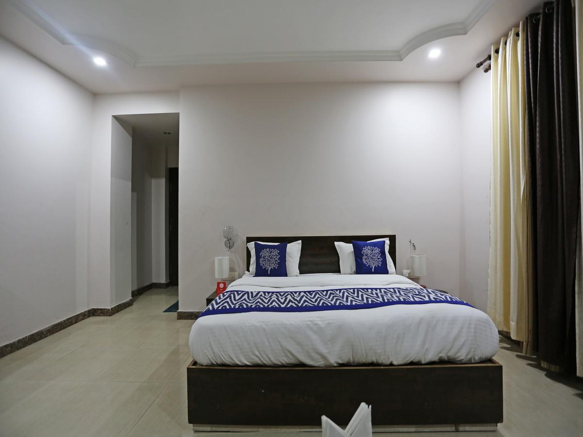 Oyo 4635 Sheetal Hotel Haldwāni Eksteriør billede