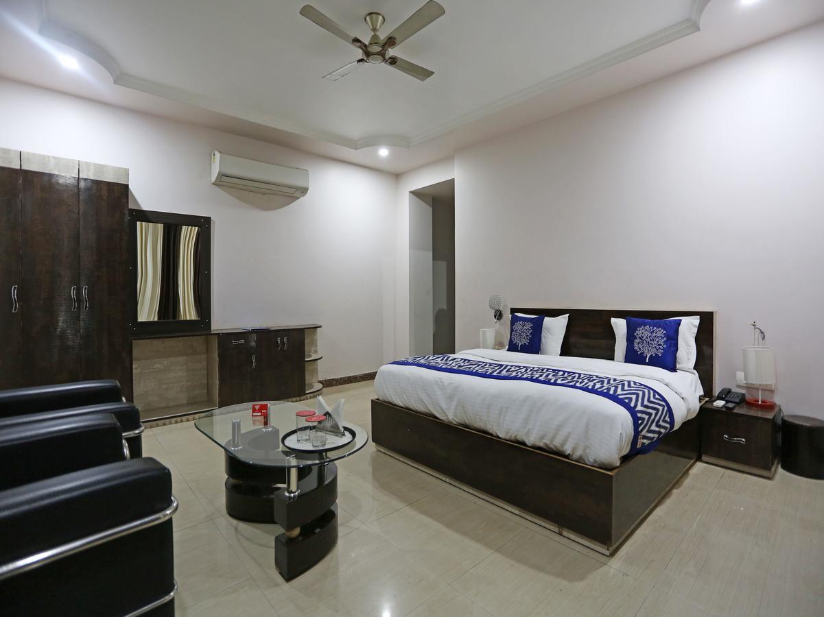 Oyo 4635 Sheetal Hotel Haldwāni Eksteriør billede