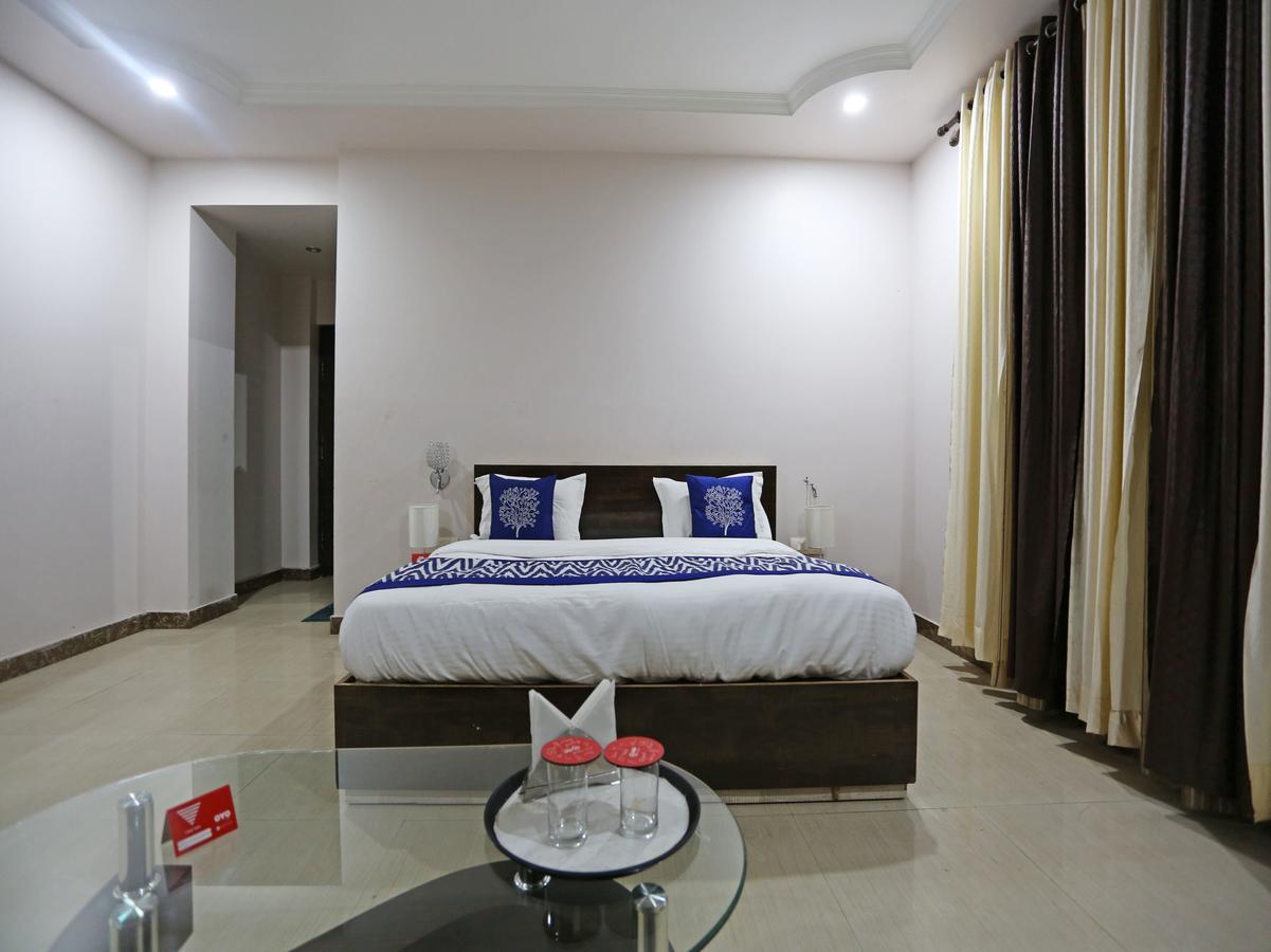 Oyo 4635 Sheetal Hotel Haldwāni Eksteriør billede