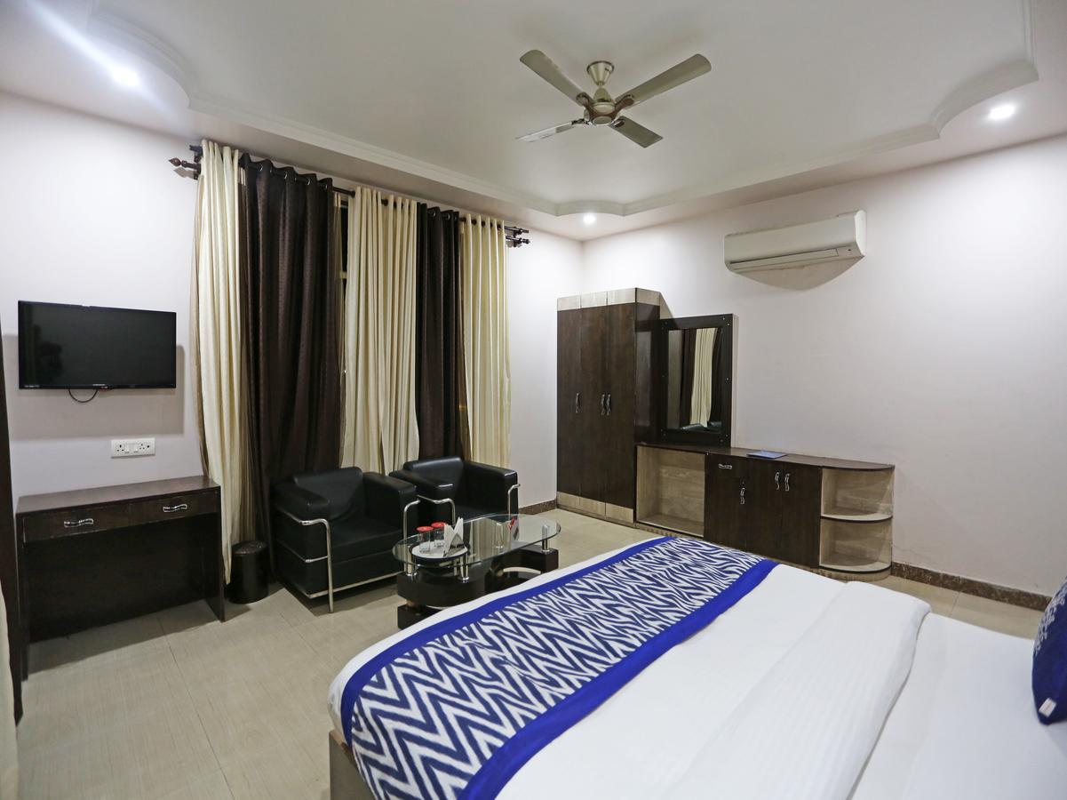 Oyo 4635 Sheetal Hotel Haldwāni Eksteriør billede