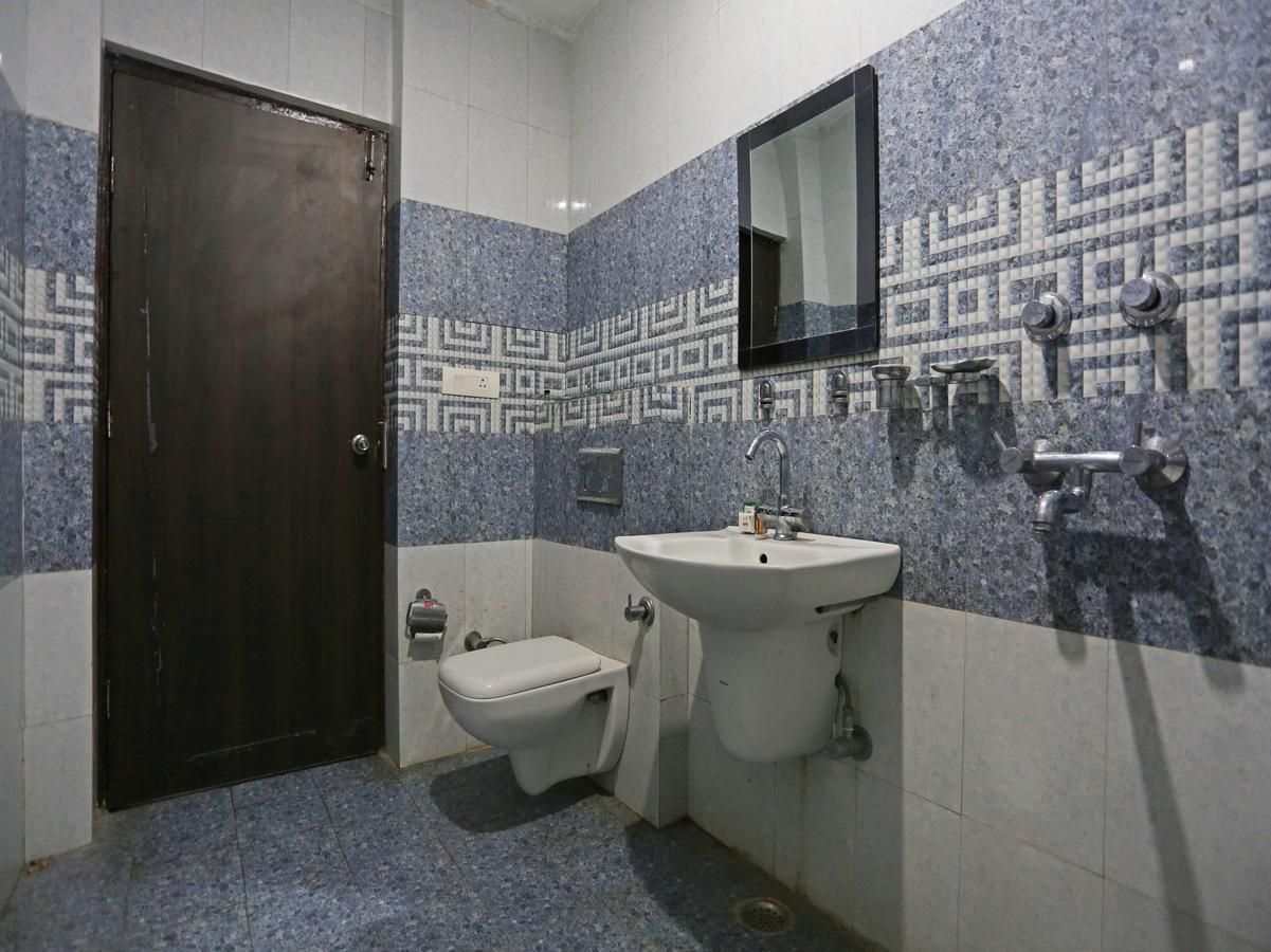 Oyo 4635 Sheetal Hotel Haldwāni Eksteriør billede